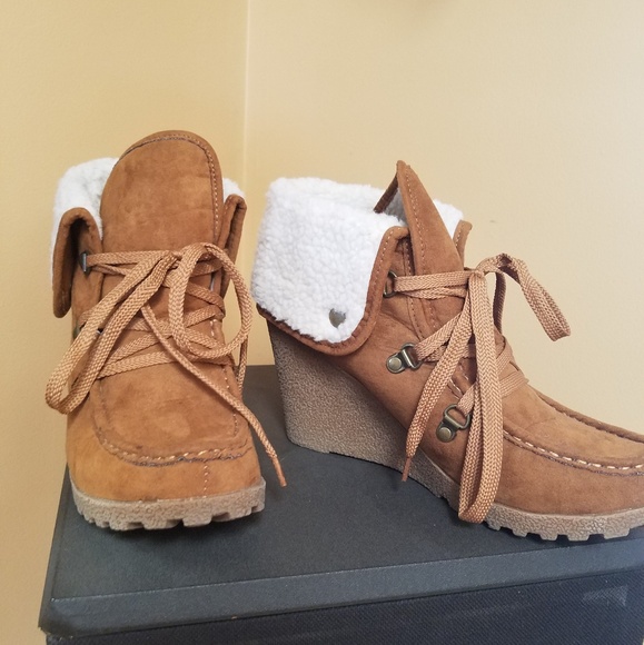 UNIONBAY Shoes - UNIONBAY TAN SUEDE LACE UP WEDGE BOOTIES